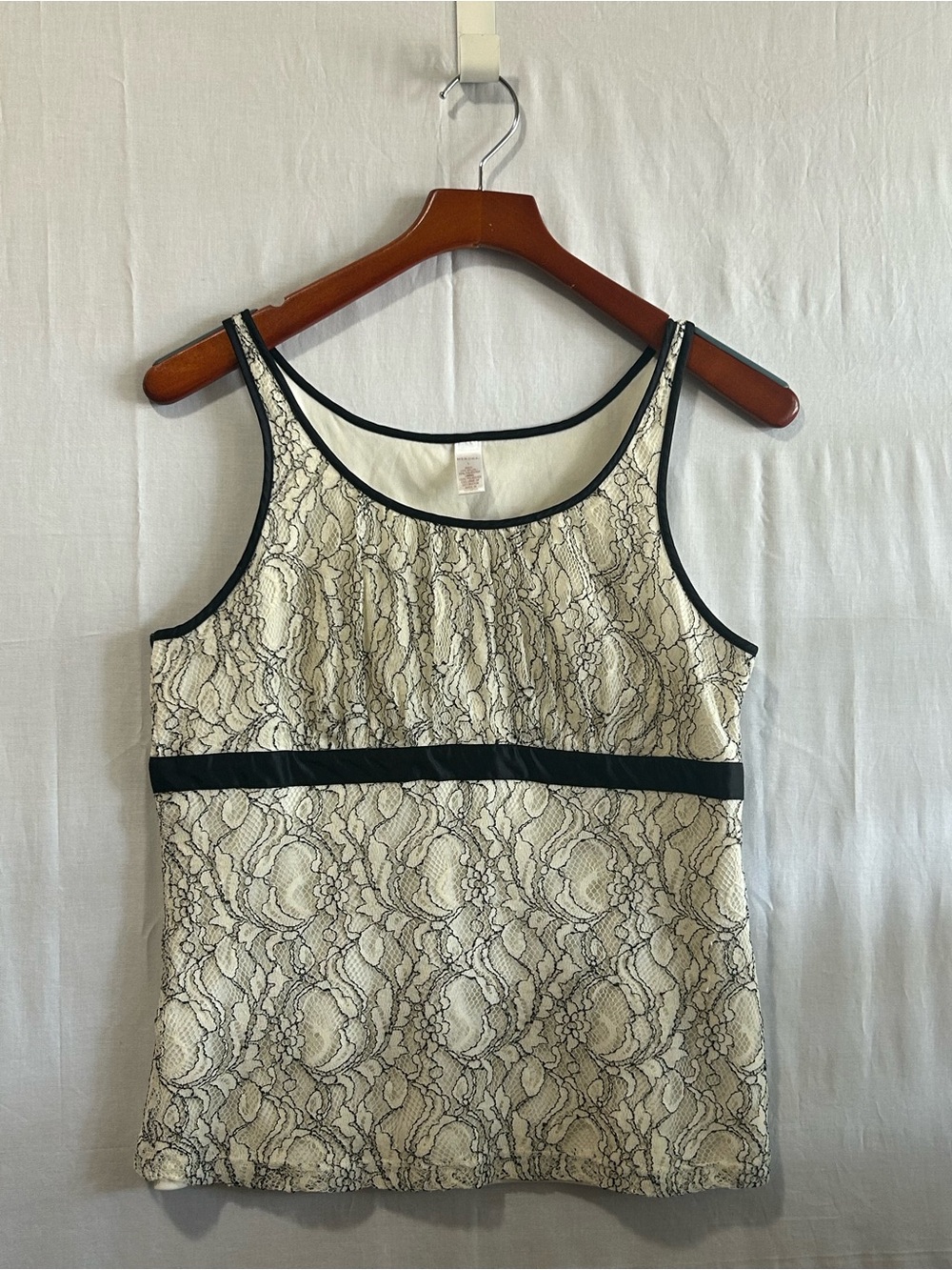 Merona - Sleeveless Lace-Overlay Tank Top in Cream and Black